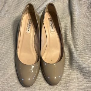LK Bennett Patent Taupe Wedge, size 41 (10)